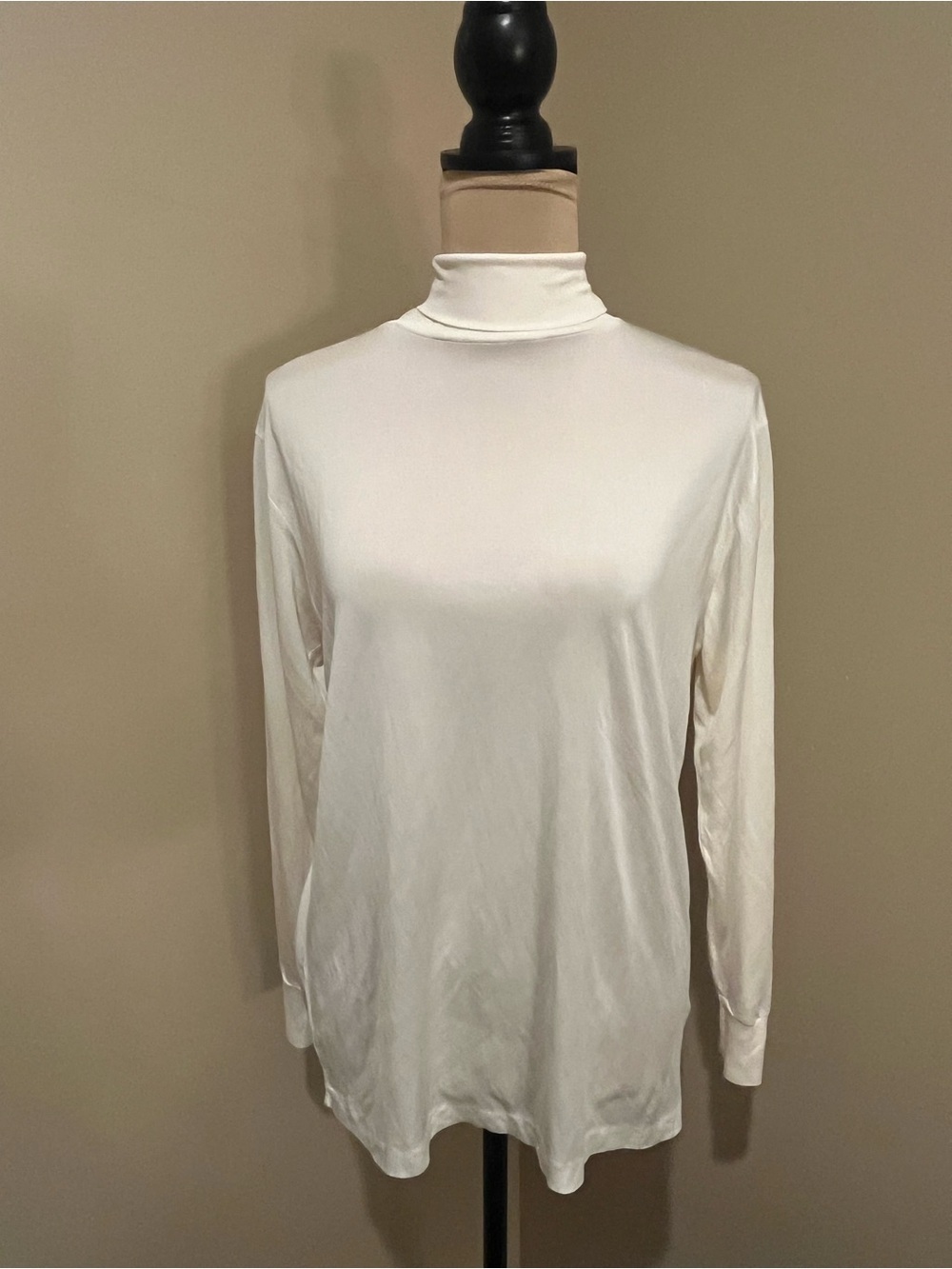 Eddie Bauer 100% Silk Cream Turtle Neck, size XL
